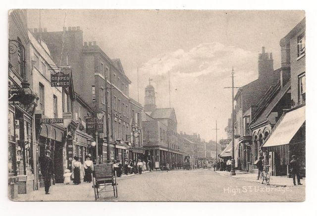 Three Tuns, High Street, Uxbridge - posted in 1910