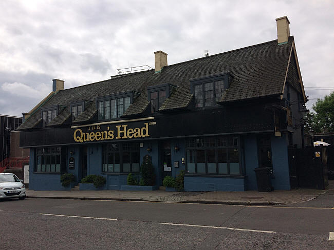Queens Head, 41-43 Station road, Winchmore Hill N21 3AB