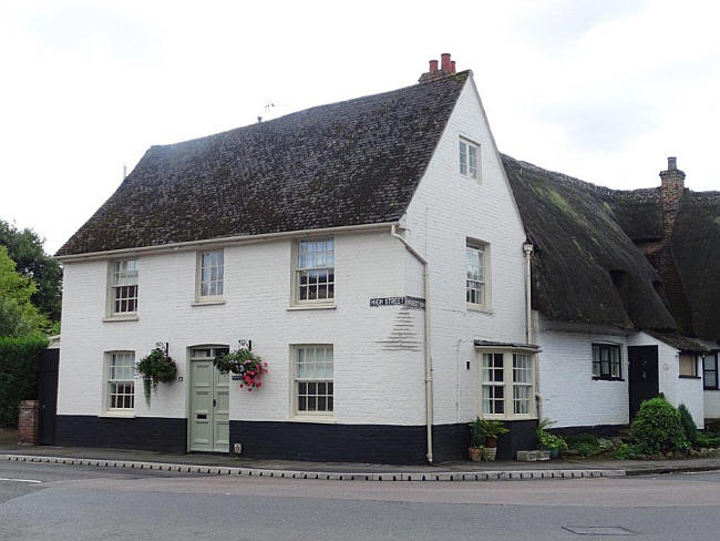 Crown Inn, 53 High Street, Thame, Oxfordshire - in September 2016