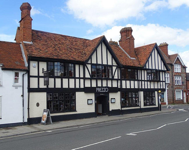 Oxford Arms, Butter Market, Thame, Oxfordshire - in September 2016