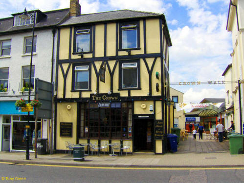 Crown, 28 High Street, Newmarket