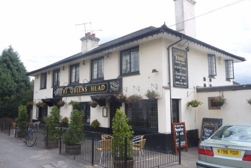 Queens Head, 2 High Road, Byfleet - in July 2010