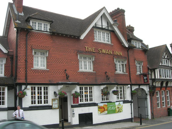 Swan Inn, High Street, Haslemere - in 2007