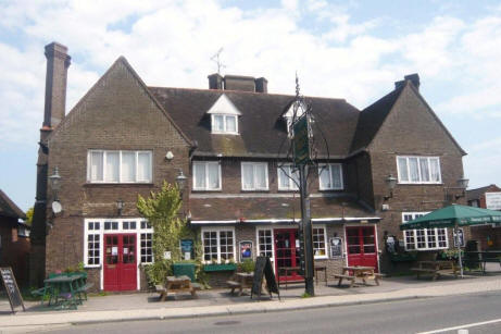 Queens Head, 37 Queen Street, Horsham - in August 2009