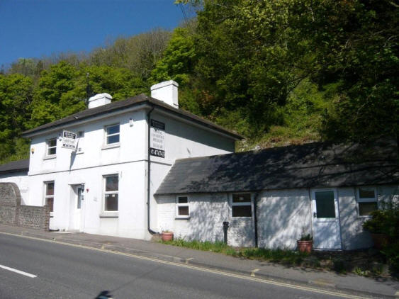 Prince of Wales, 163 Malling Street, Lewes - in April 2009