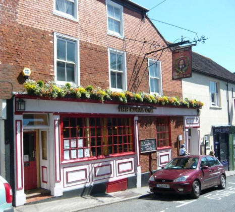 Royal Oak, 3 Station Street, Lewes - in April 2009