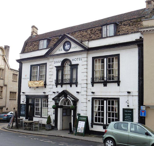 Swan Hotel, 1 Church Street, Bradford on Avon - in February 2015