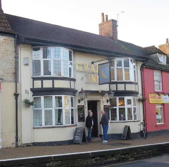 Grapes, 33 Bank Street, Melksham - in November 2014