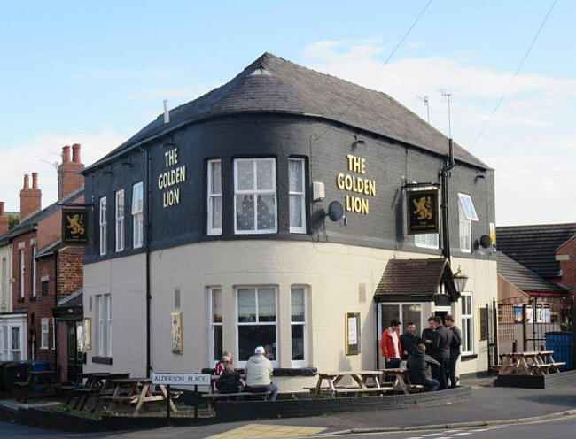 Golden Lion, 69 Alderson Road, Sheffield - in October 2014